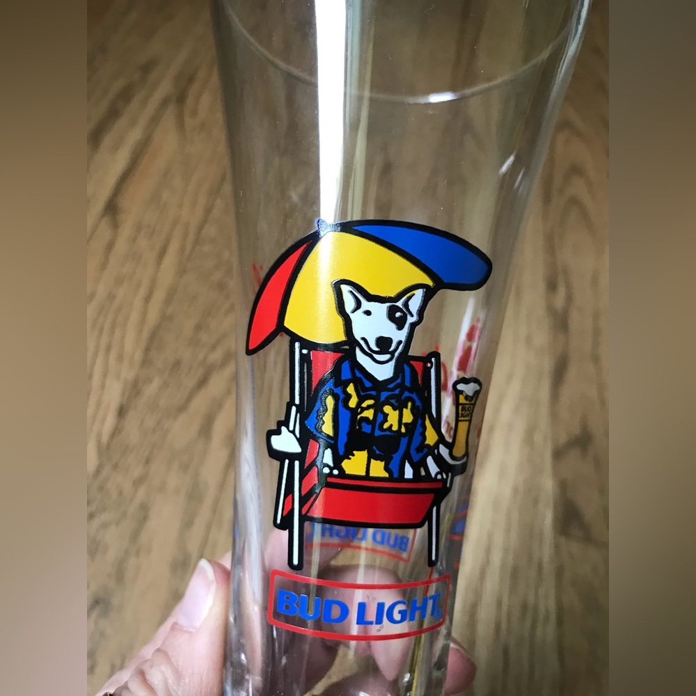 1987 Spuds Mackenzie beer glass in like new condition.